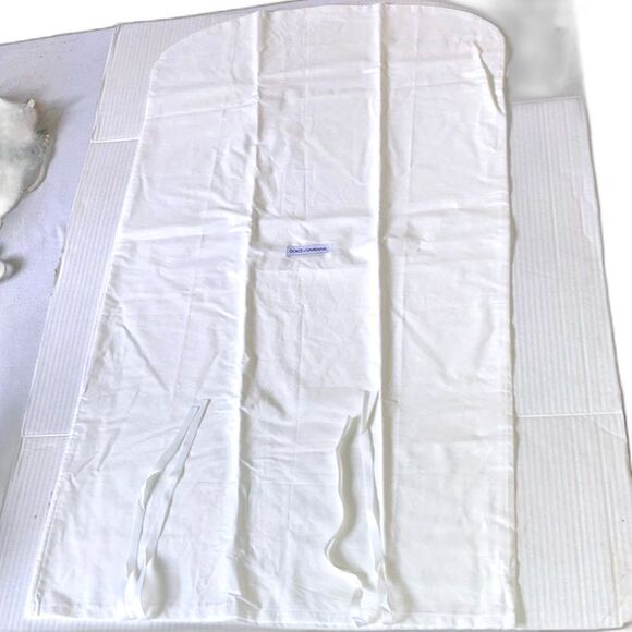 DOLCE and GABBANA Hanging Clothes Dust Bag Crisp White 36 x 20 in 36 x 20 inches - Picture 5 of 10